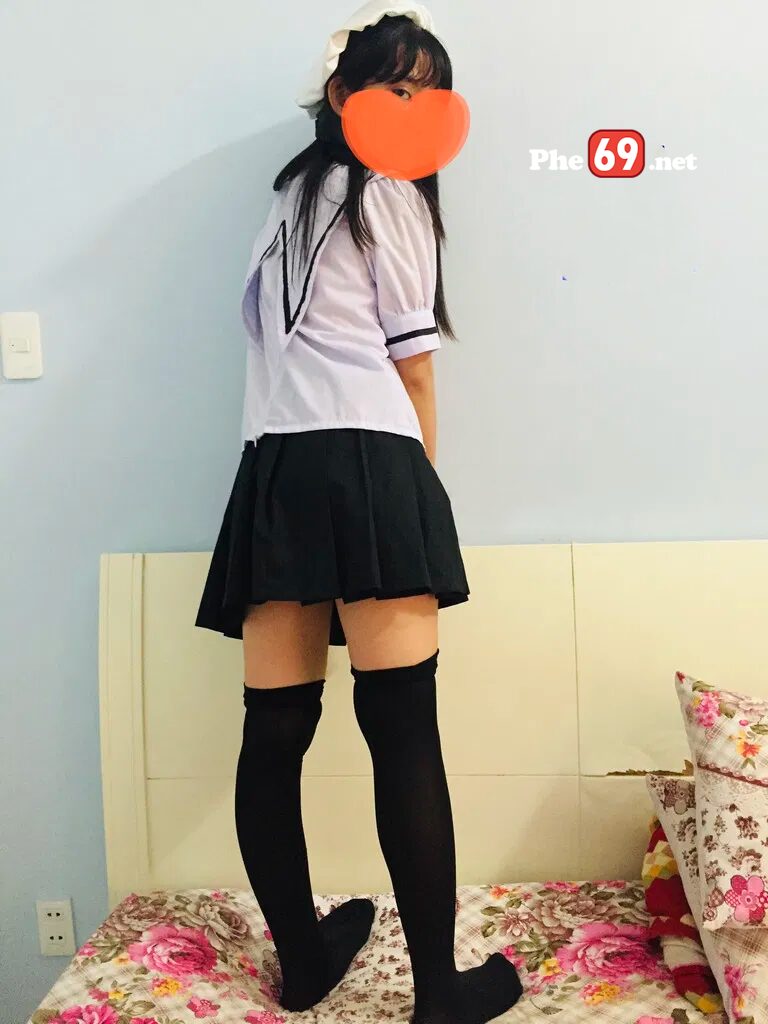 Series gấu sinh viên năm nhất - Em cosplay nữ sinh chiều người yêu 31 series gau sinh vien nam nhat em cosplay nu sinh chieu nguoi yeu hinh 13