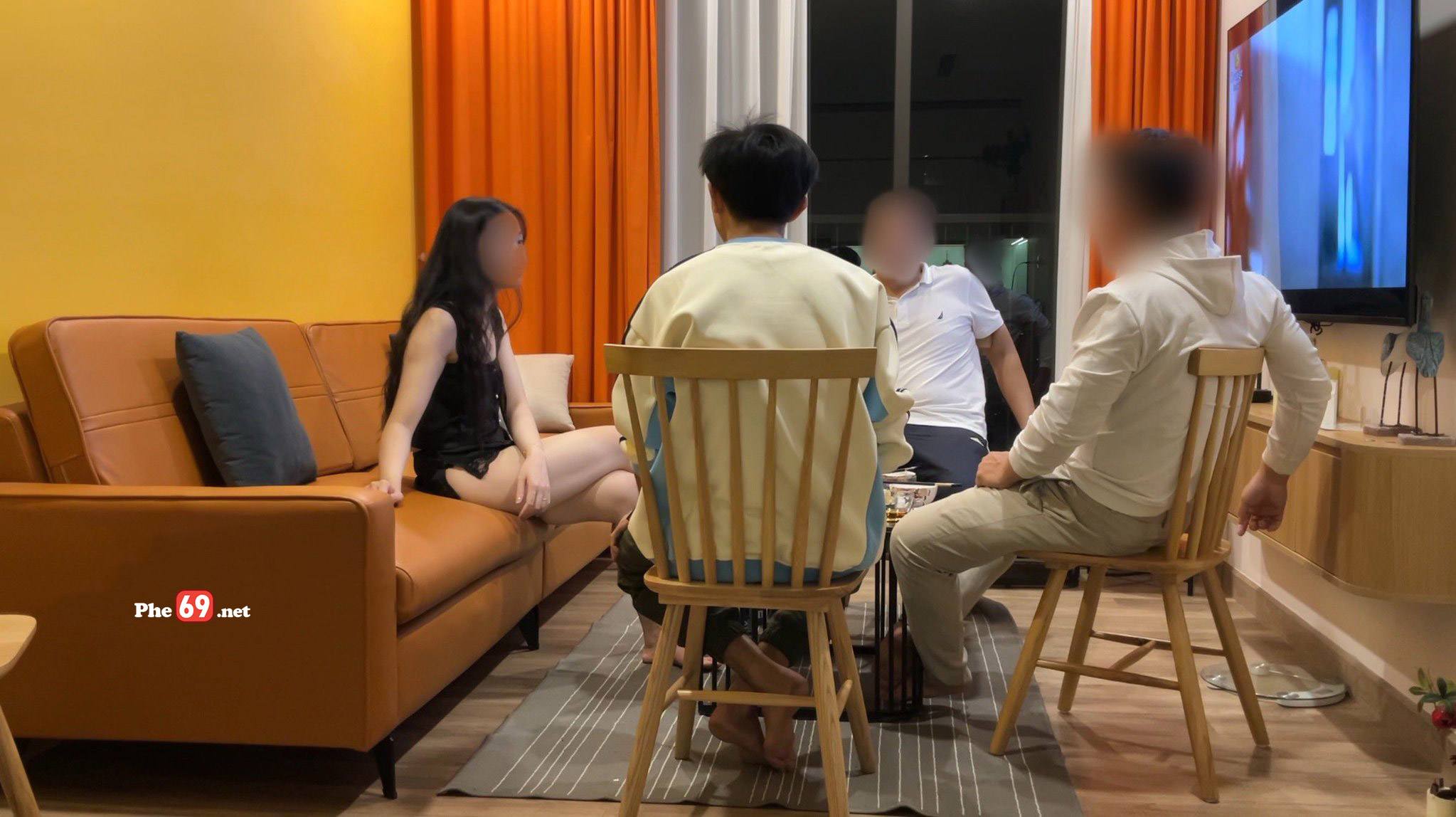 Clip sex vkcklananh9496 chồng rủ bạn đến chơi nhà some vợ địt tập thể đụ không bao xuất tinh ngập lồn (Full Clip + Pic) 61 Clip sex vkcklananh9496 chồng rủ bạn đến chơi nhà some vợ địt tập thể đụ không bao xuất tinh ngập lồn (Full Clip + Pic) - Hình 19