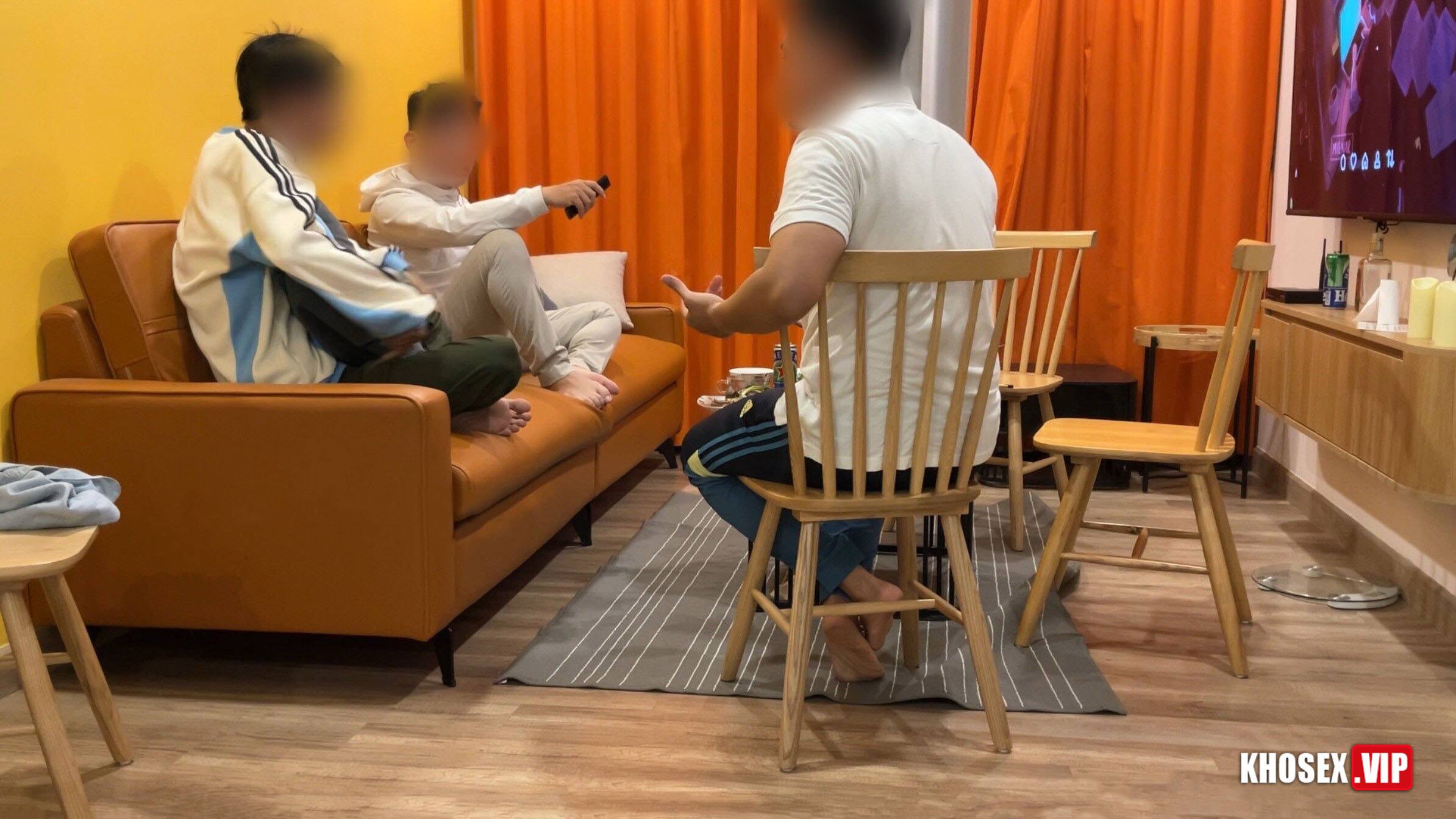 Clip sex vkcklananh9496 chồng rủ bạn đến chơi nhà some vợ địt tập thể đụ không bao xuất tinh ngập lồn (Full Clip + Pic) 64 Clip sex vkcklananh9496 chồng rủ bạn đến chơi nhà some vợ địt tập thể đụ không bao xuất tinh ngập lồn (Full Clip + Pic) - Hình 35