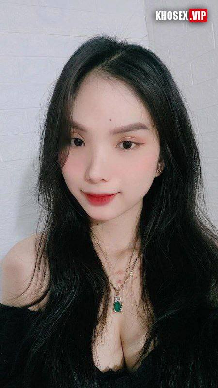 Clip sex Em đeo kính váy xanh xinh dâm dáng ngon cực Hot (Full Clip + Pic) - Hình 03